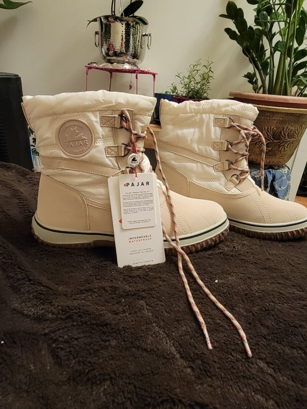 Size 8 Pajar Women's Cream Waterproof Winter Lace-Up Boots